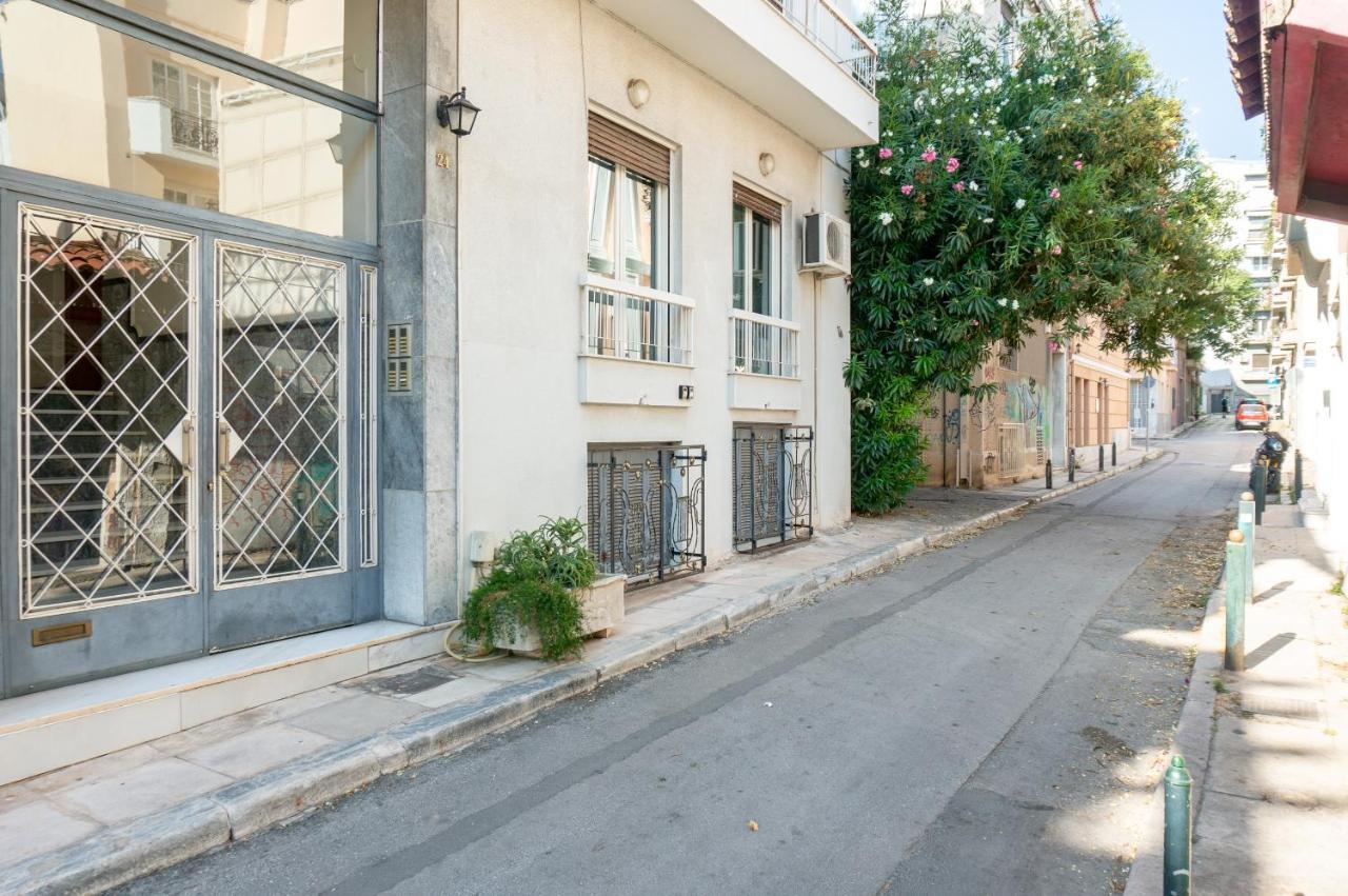 Pan'S Cave Studio In Plaka Athens Exterior photo